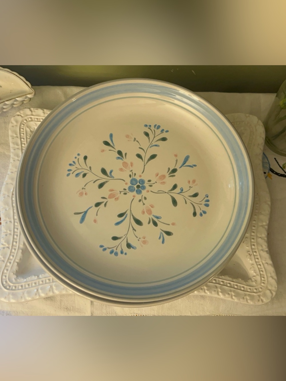 Vintage Fascino Stoneware Dinner Plates Crafted in Japan by Yamaka